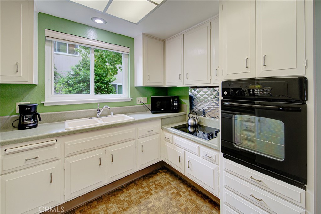 213 Avenida Majorca C