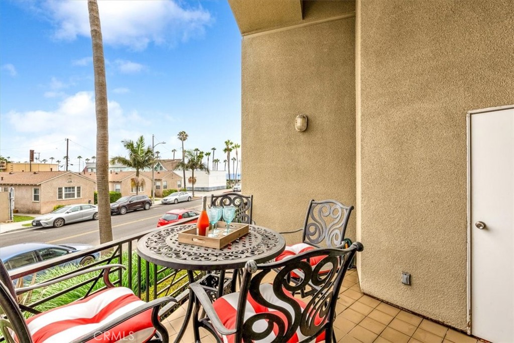 200 Pacific Coast Highway 105