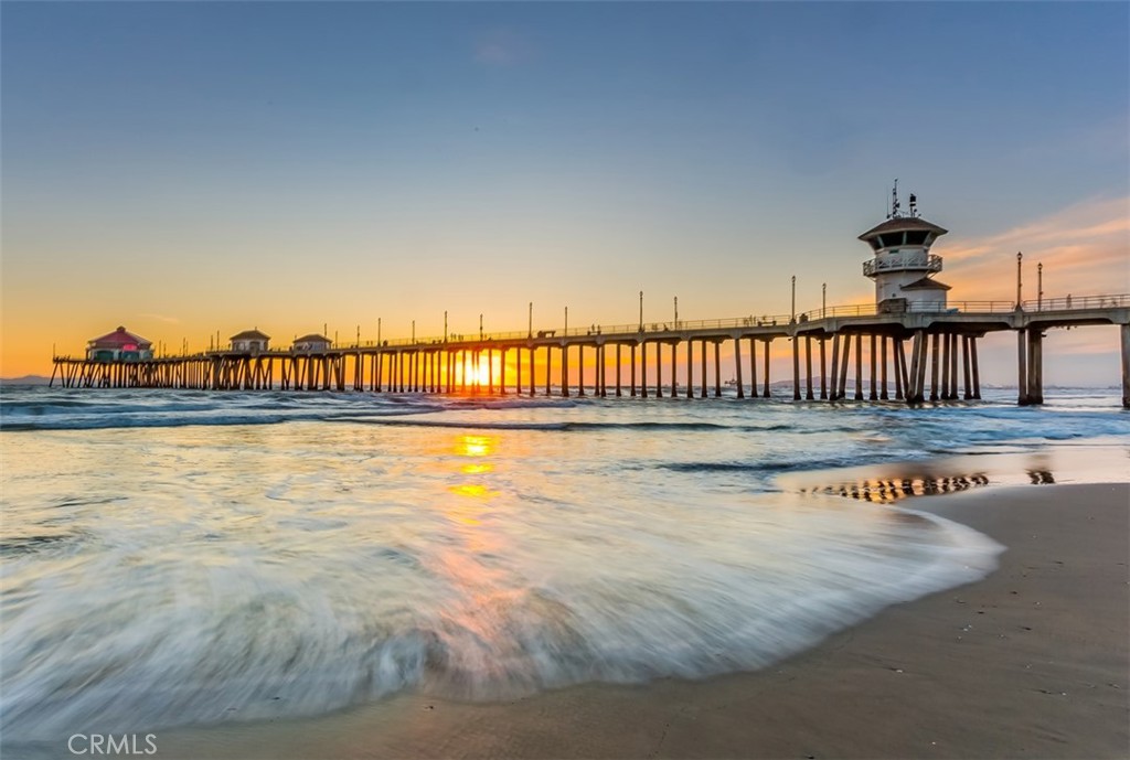 200 Pacific Coast Highway 105