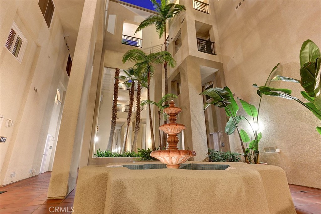 200 Pacific Coast Highway 105