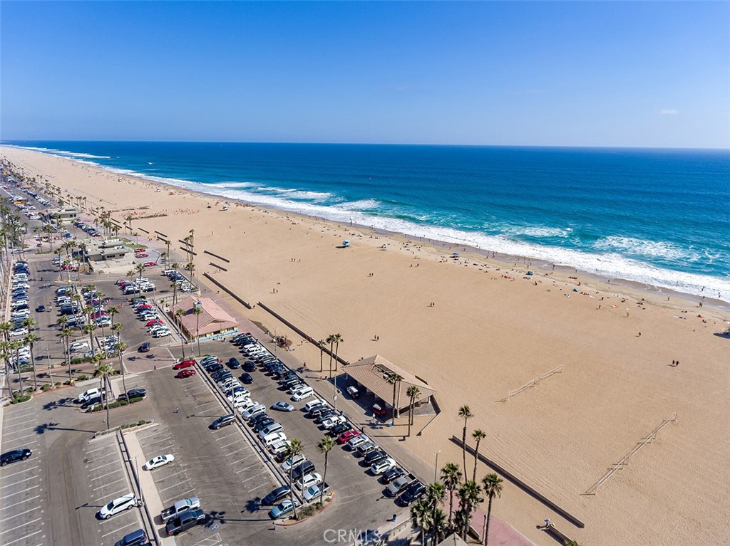 200 Pacific Coast Highway 105