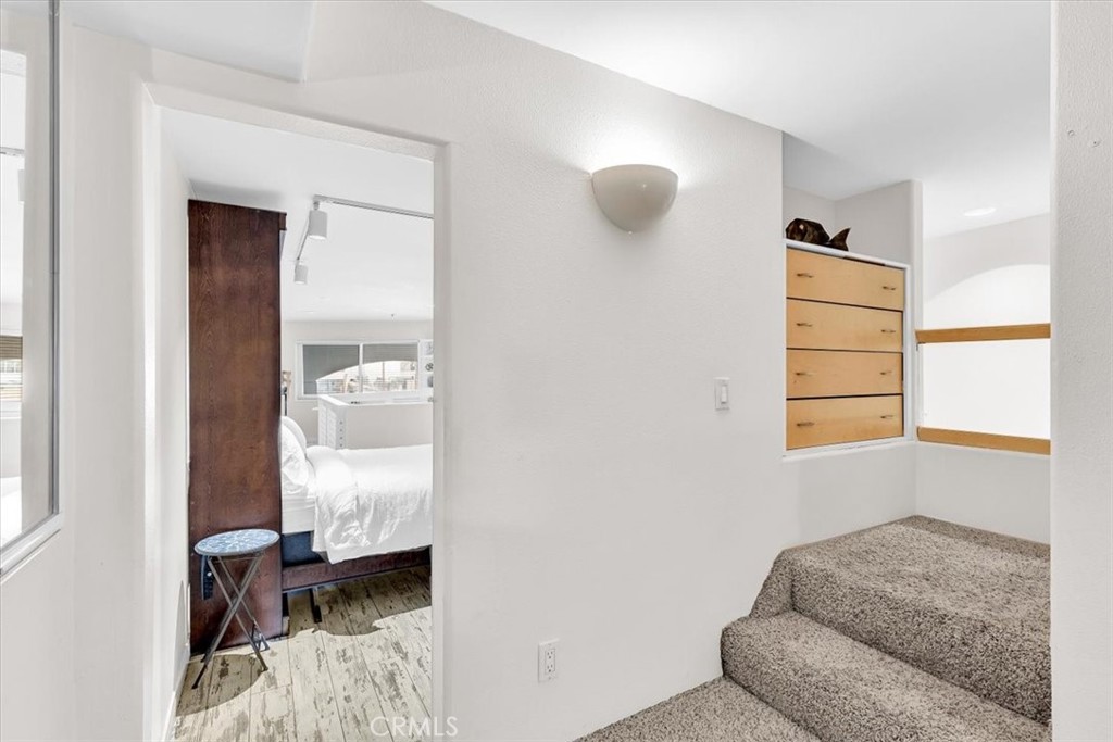 200 Pacific Coast Highway 105