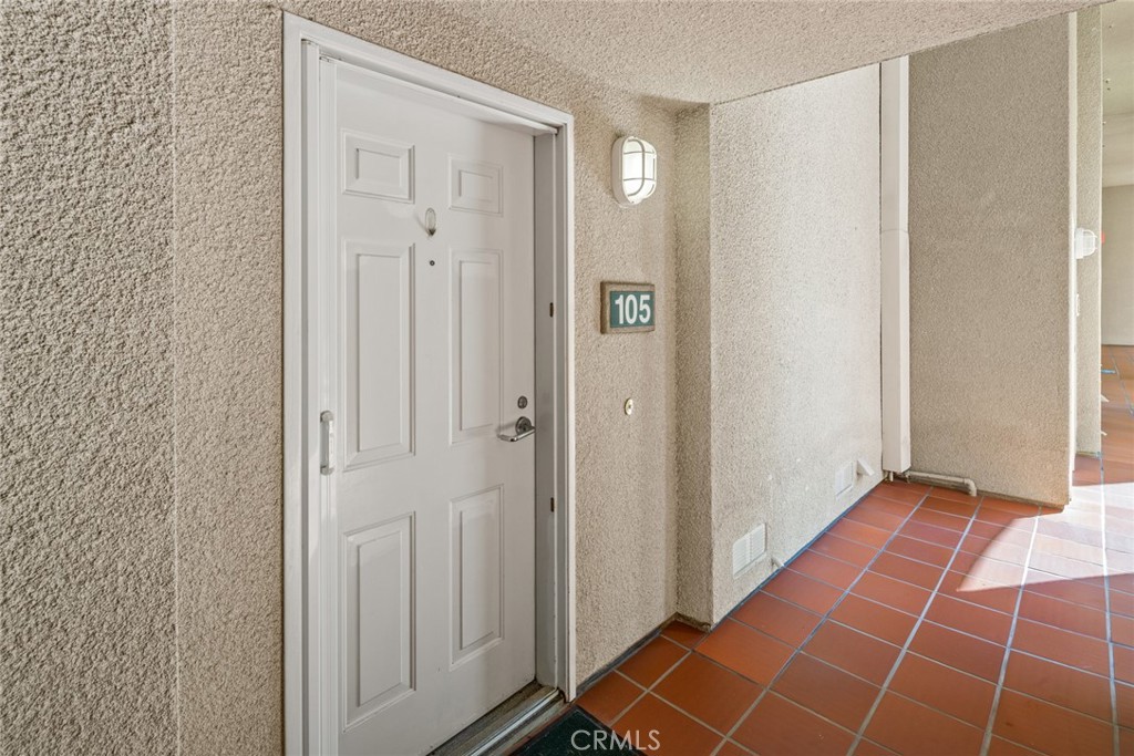 200 Pacific Coast Highway 105