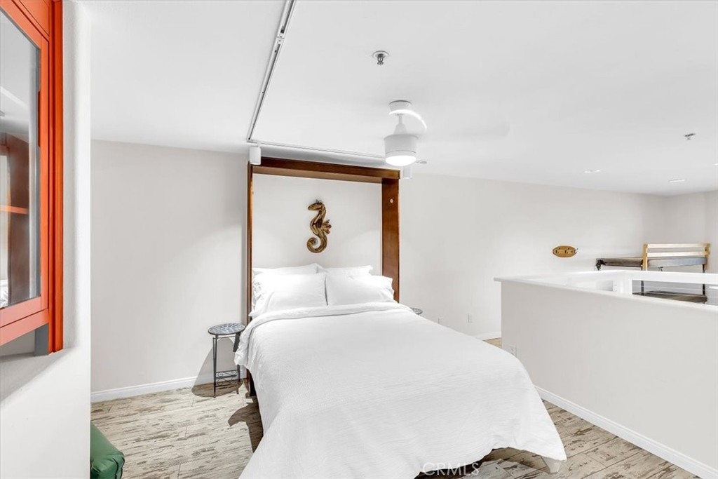 200 Pacific Coast Highway 105