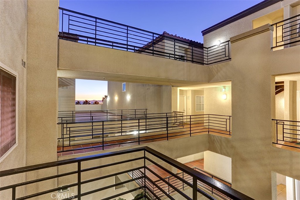 200 Pacific Coast Highway 105