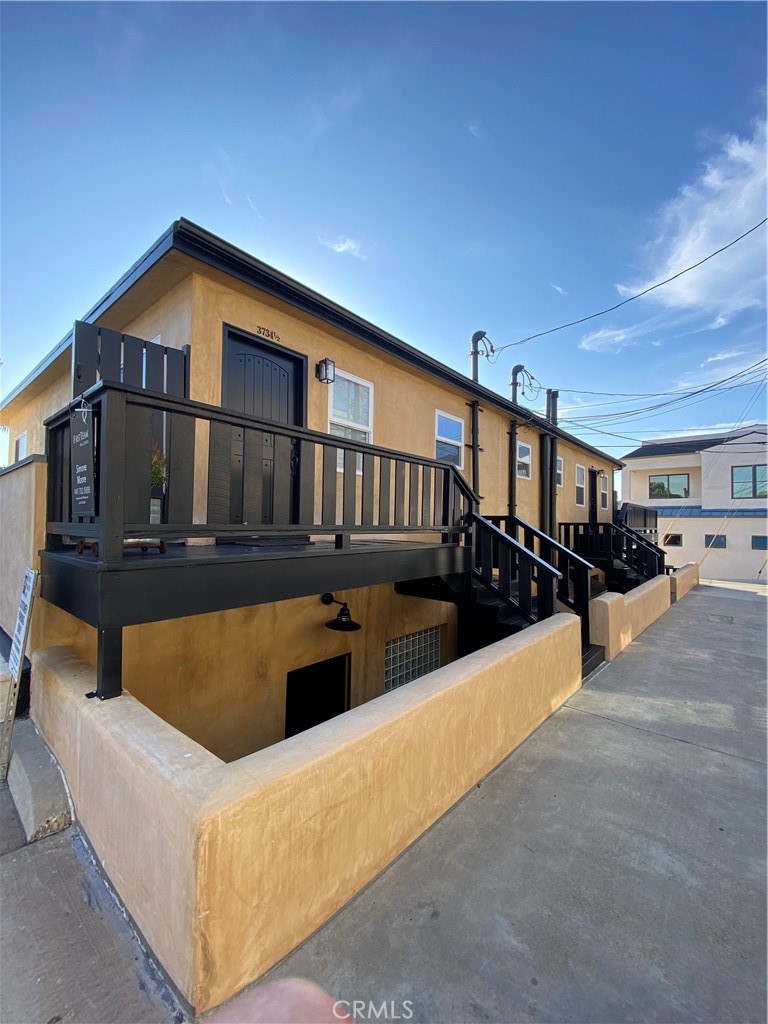 3734 E Coast Hwy #1/2