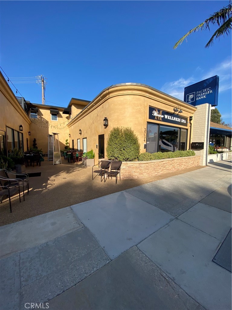 3734 E Coast Hwy #1/2