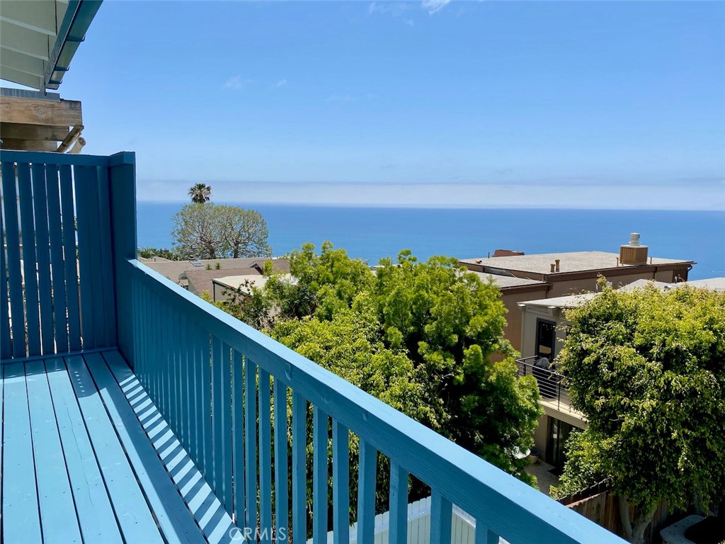 995 La Mirada Street