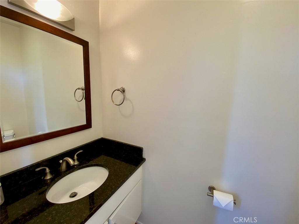 995 La Mirada Street