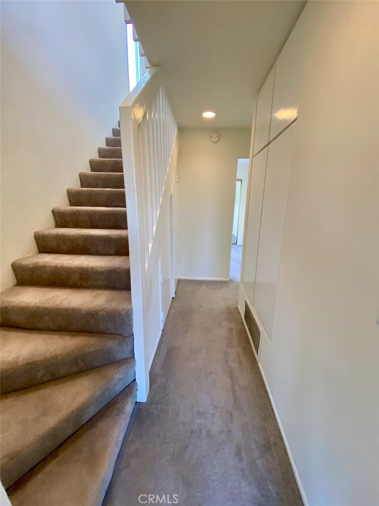 995 La Mirada Street