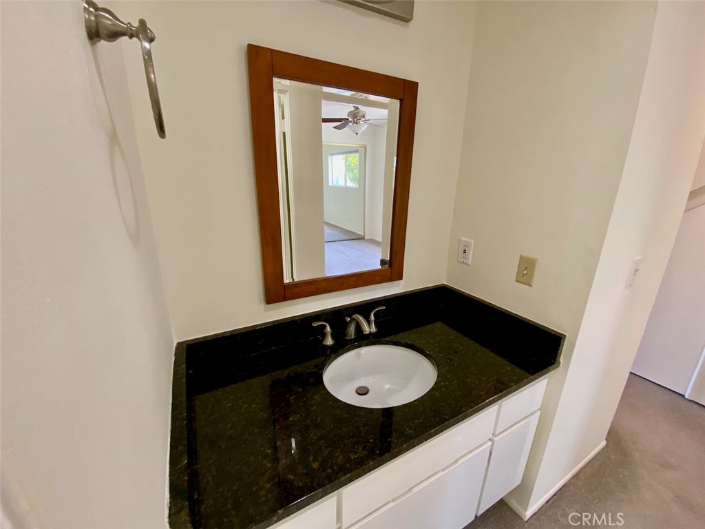 995 La Mirada Street