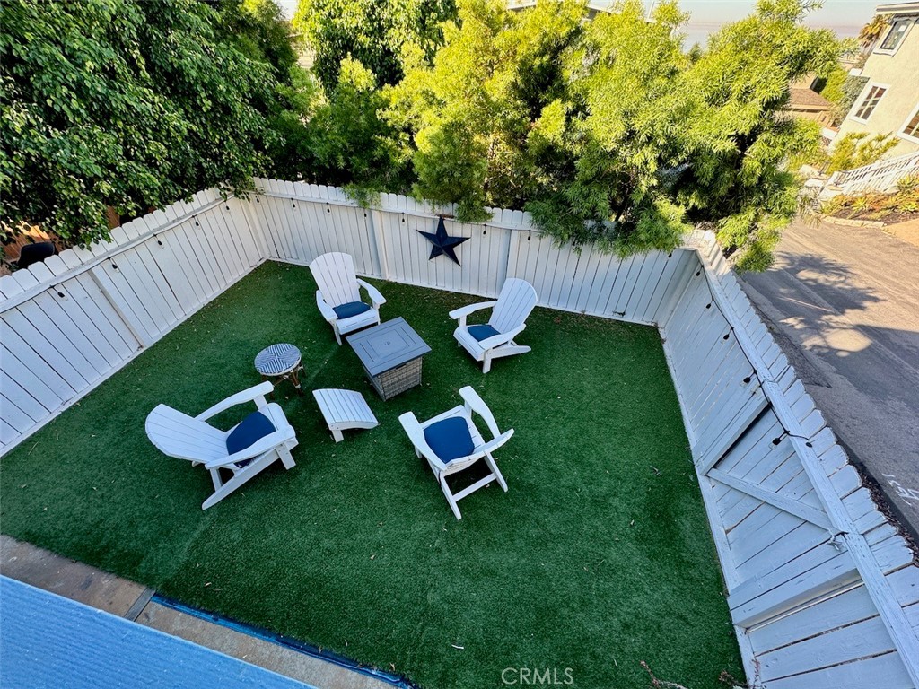 995 La Mirada Street