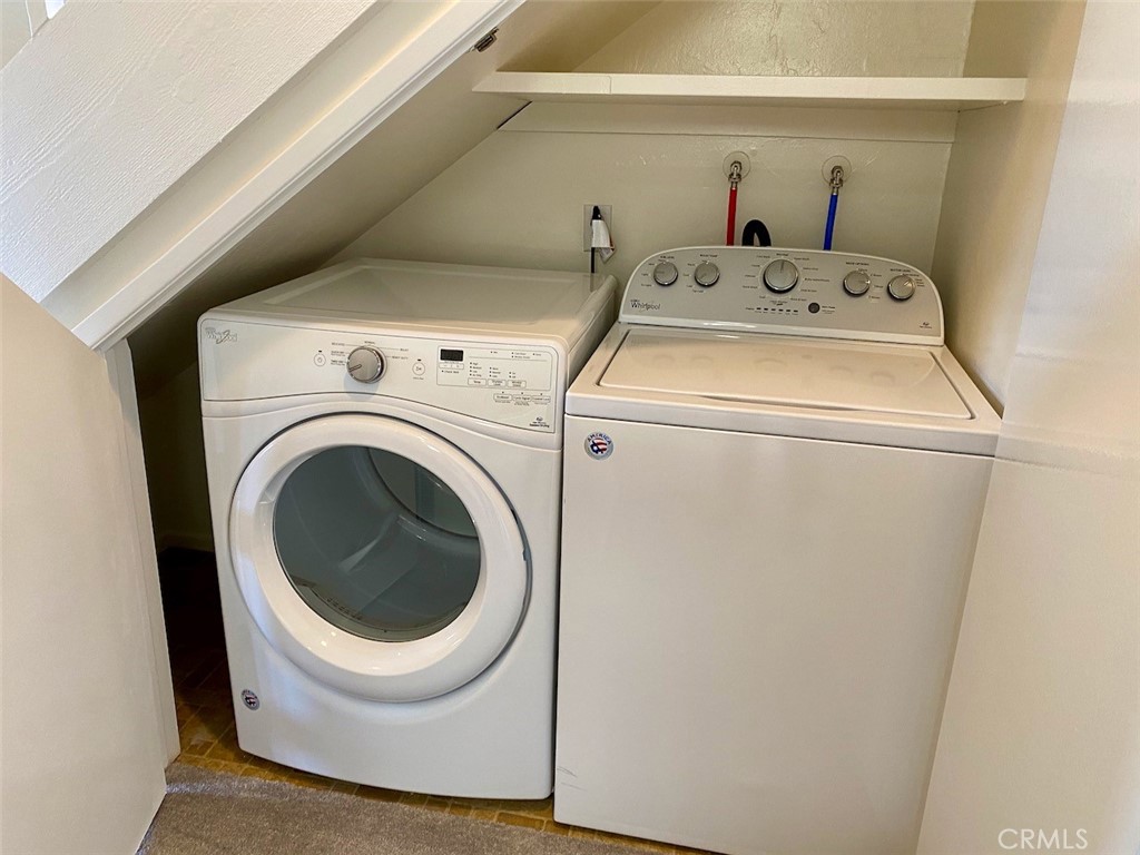 995 La Mirada Street