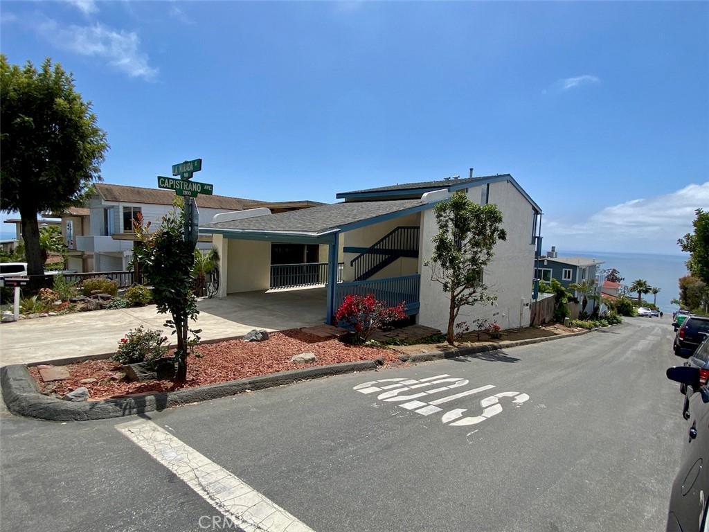 995 La Mirada Street