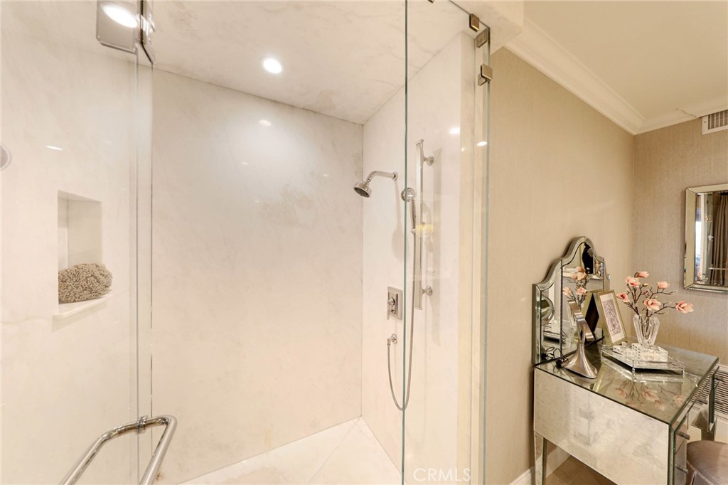 33612 Holtz Hill Road