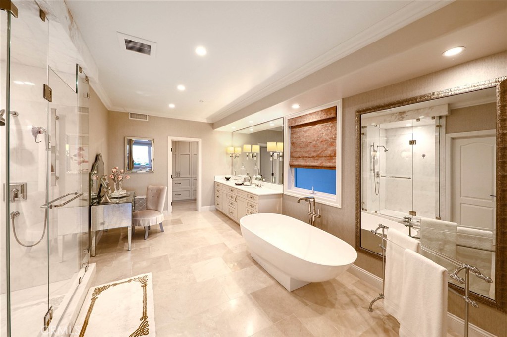 33612 Holtz Hill Road