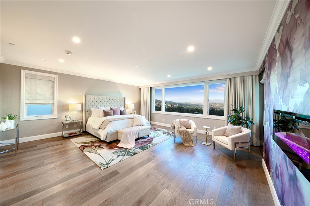 33612 Holtz Hill Road