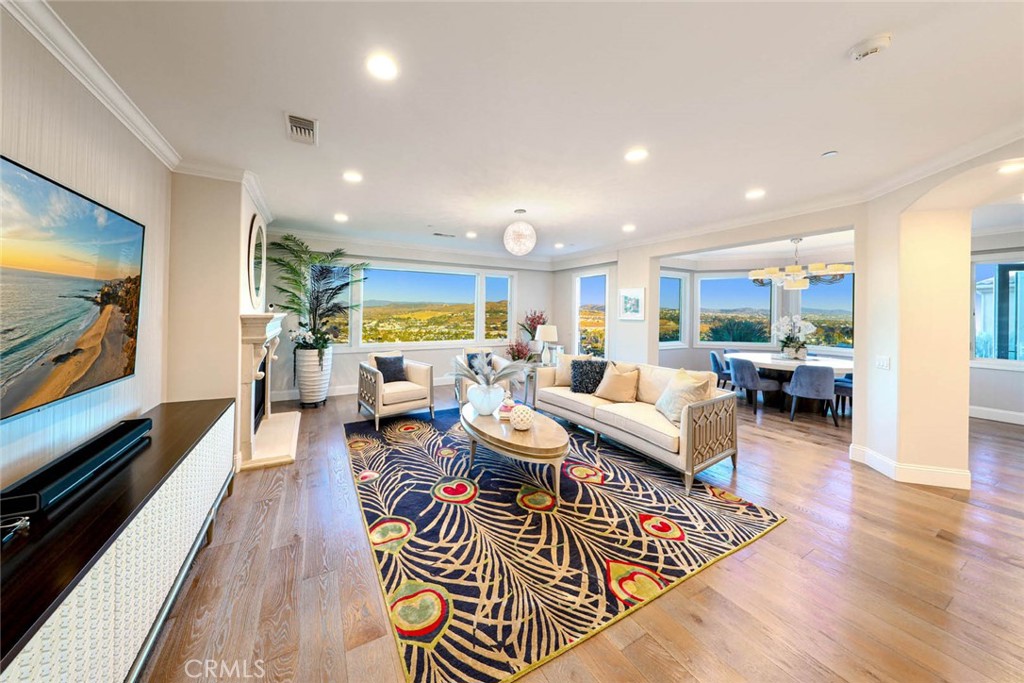 33612 Holtz Hill Road