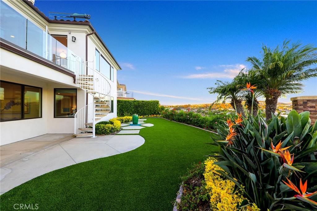 33612 Holtz Hill Road