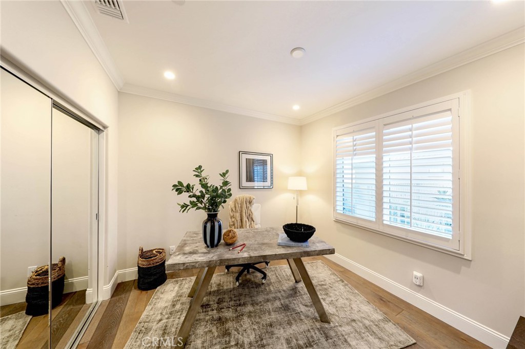 33612 Holtz Hill Road