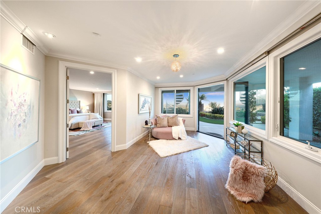 33612 Holtz Hill Road