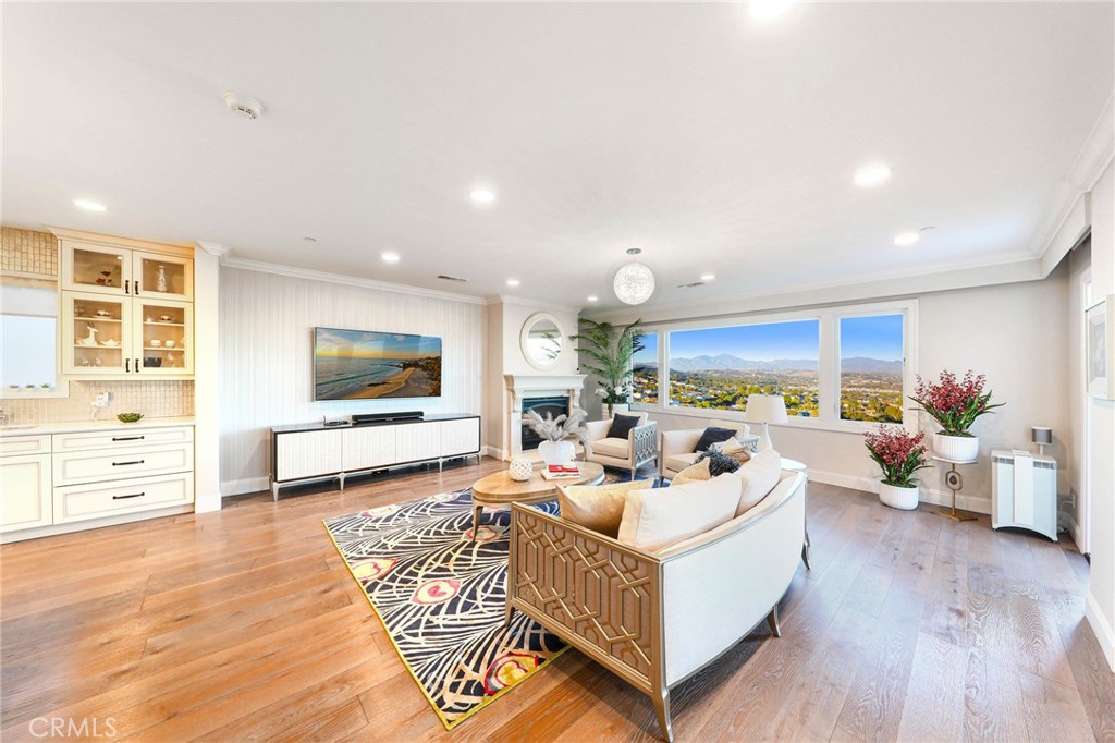 33612 Holtz Hill Road