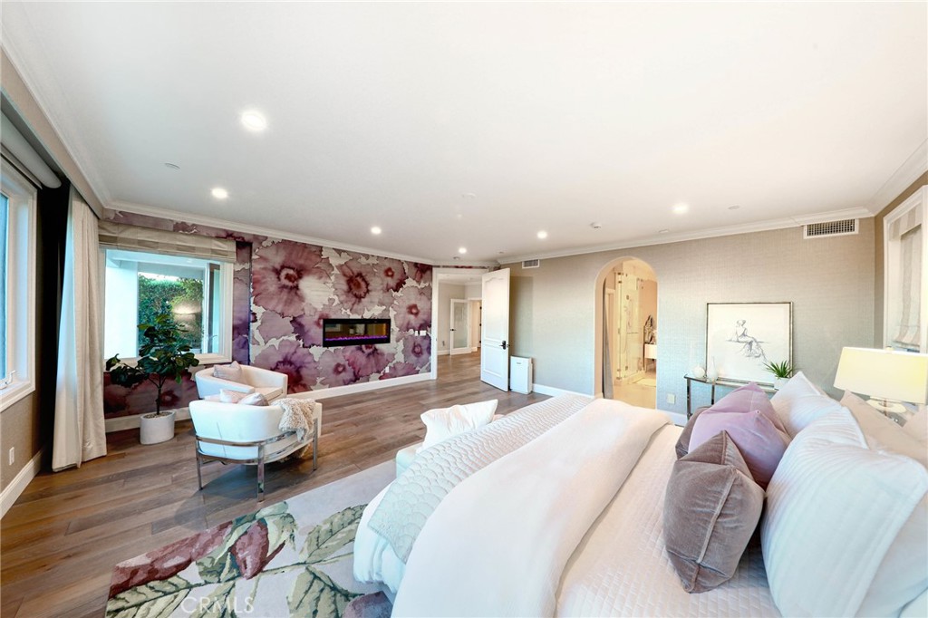 33612 Holtz Hill Road