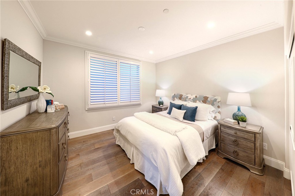 33612 Holtz Hill Road