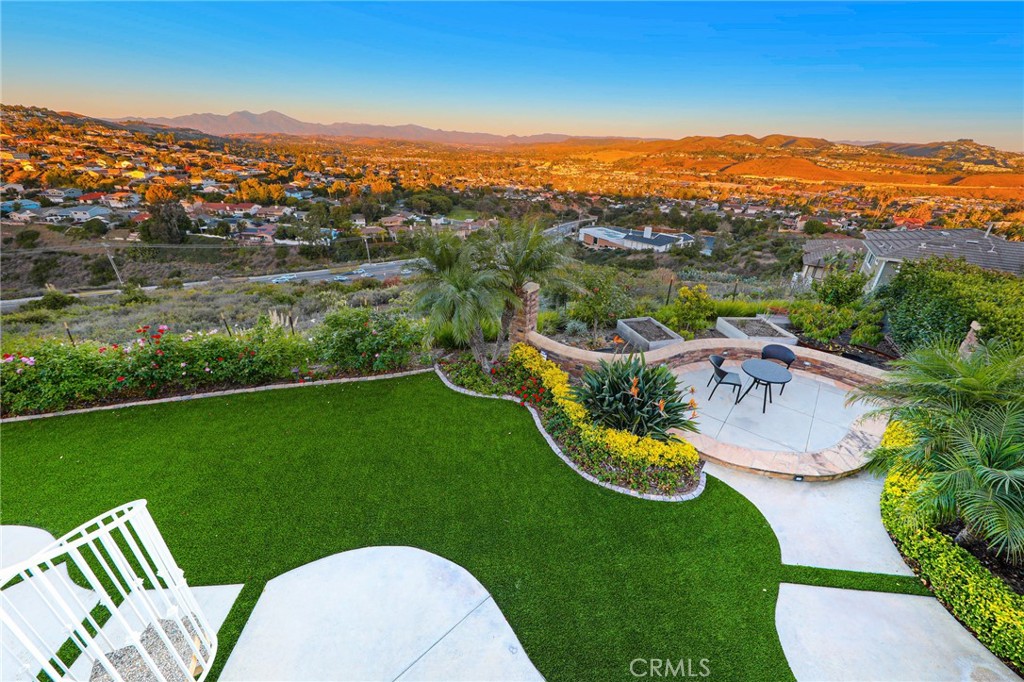 33612 Holtz Hill Road