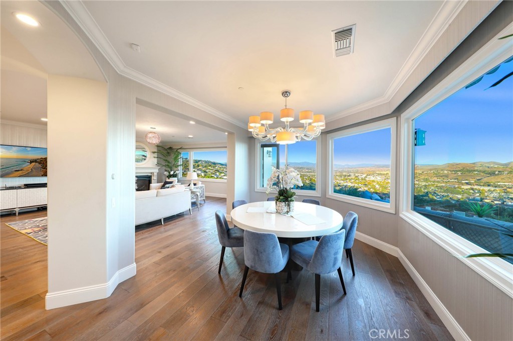 33612 Holtz Hill Road