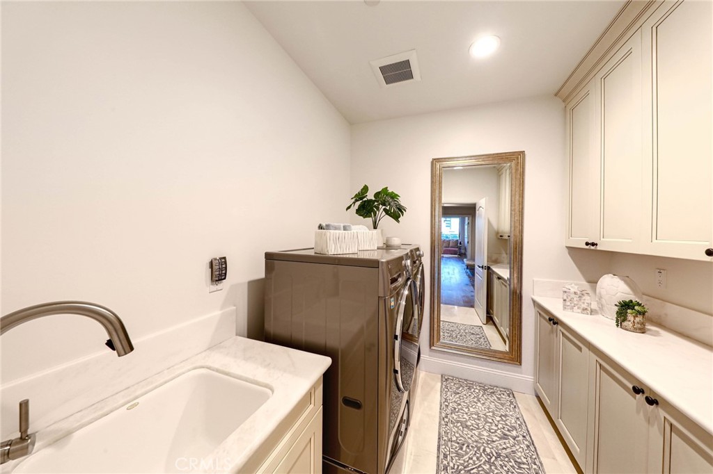 33612 Holtz Hill Road