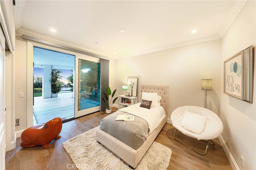 33612 Holtz Hill Road