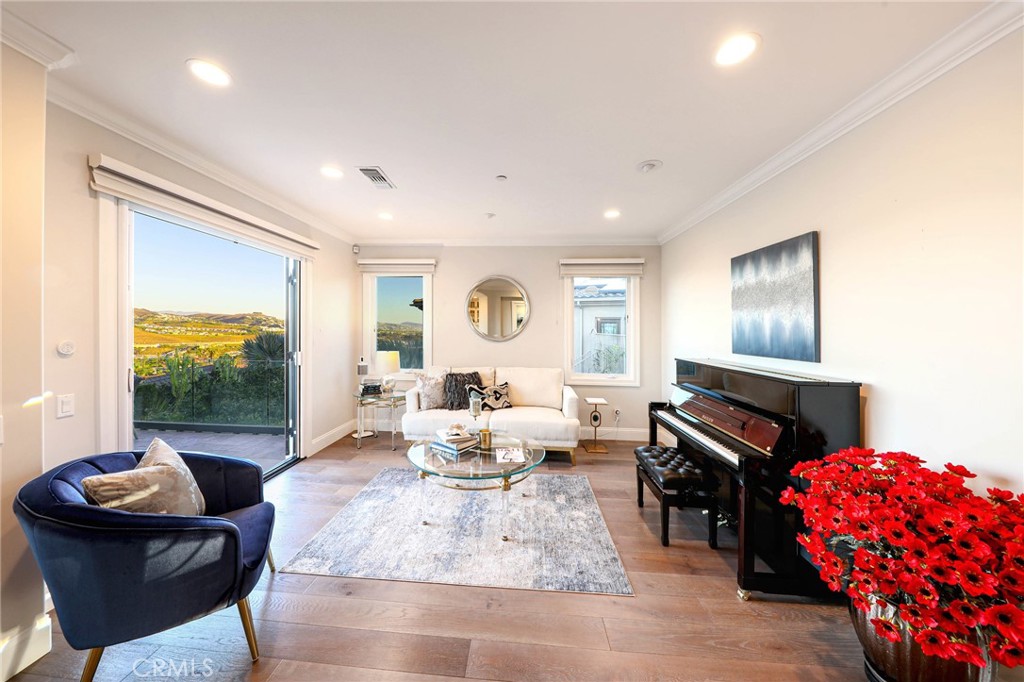 33612 Holtz Hill Road