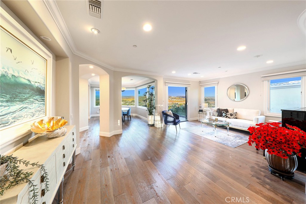 33612 Holtz Hill Road