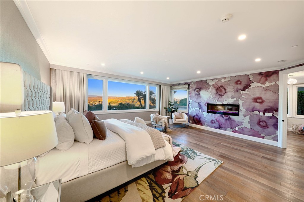 33612 Holtz Hill Road