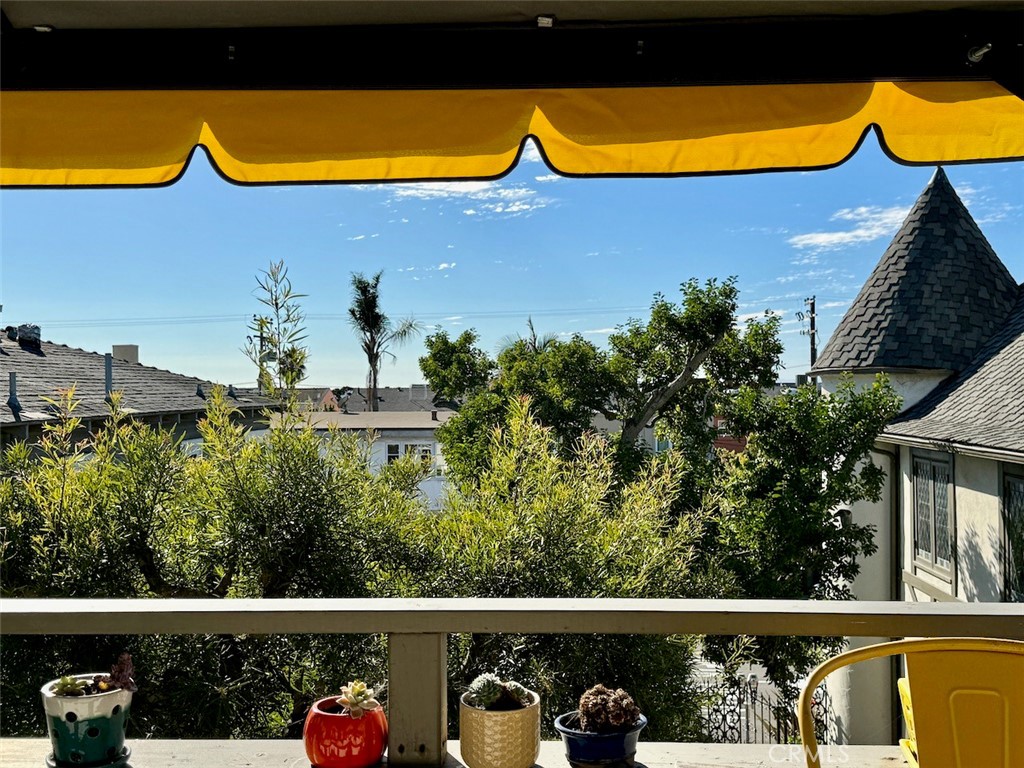 1160 Glenneyre Street