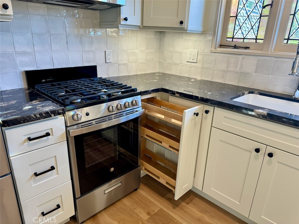 1160 Glenneyre Street