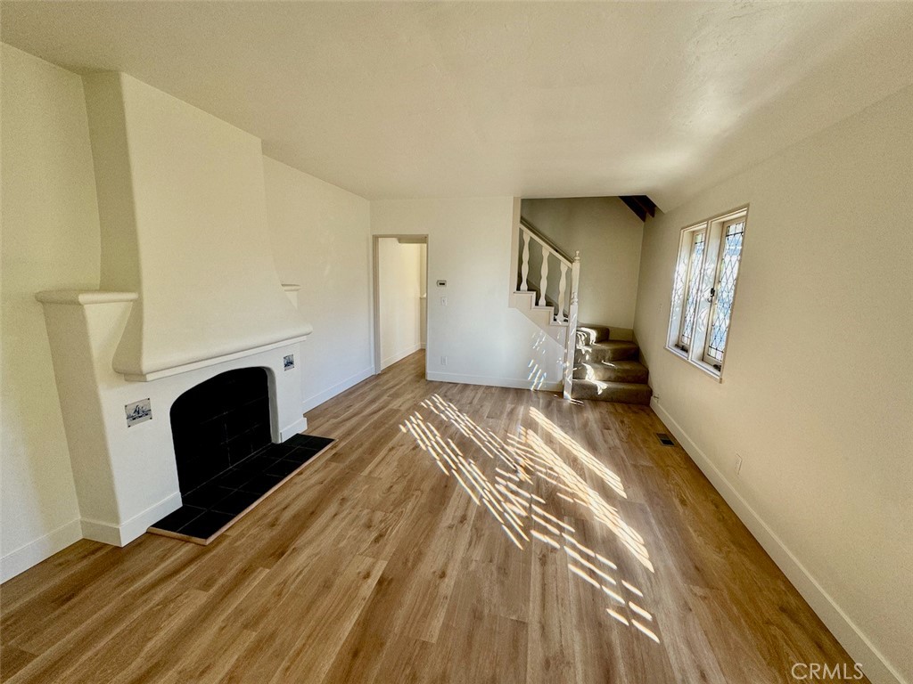 1160 Glenneyre Street