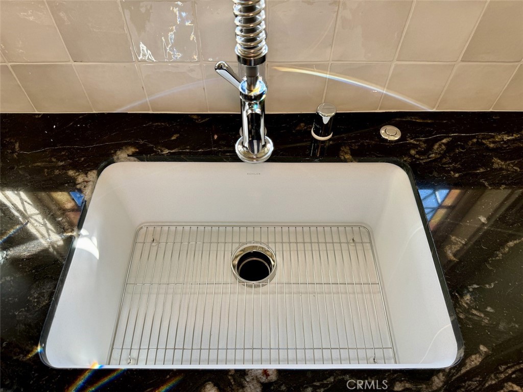 1160 Glenneyre Street