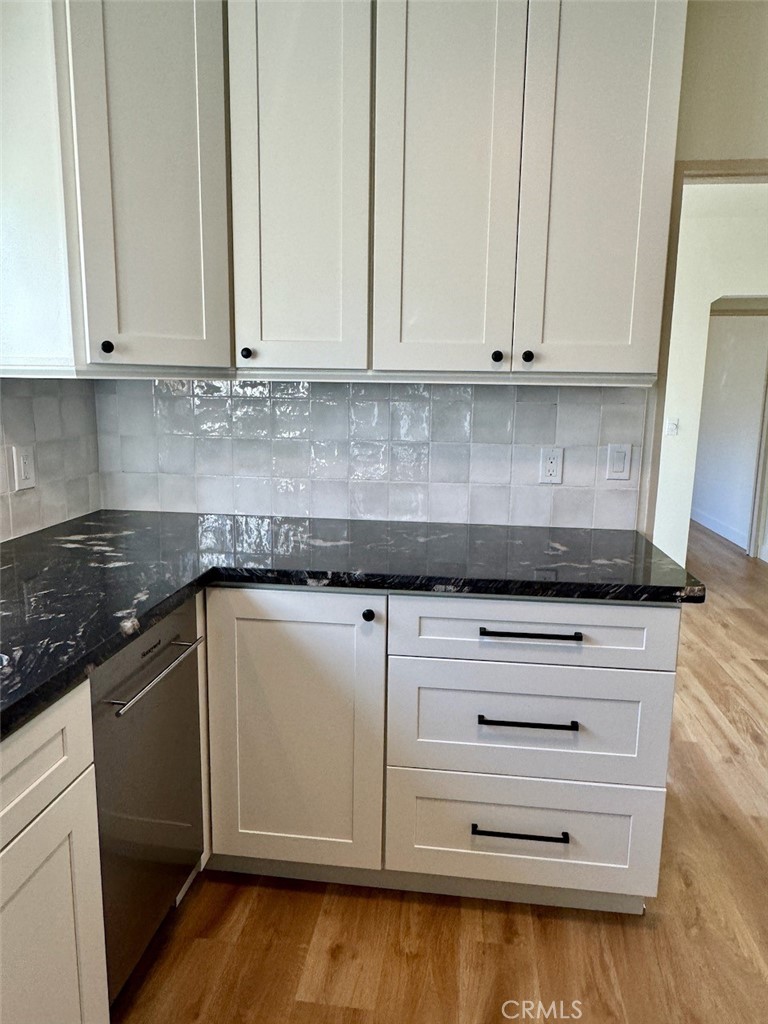 1160 Glenneyre Street