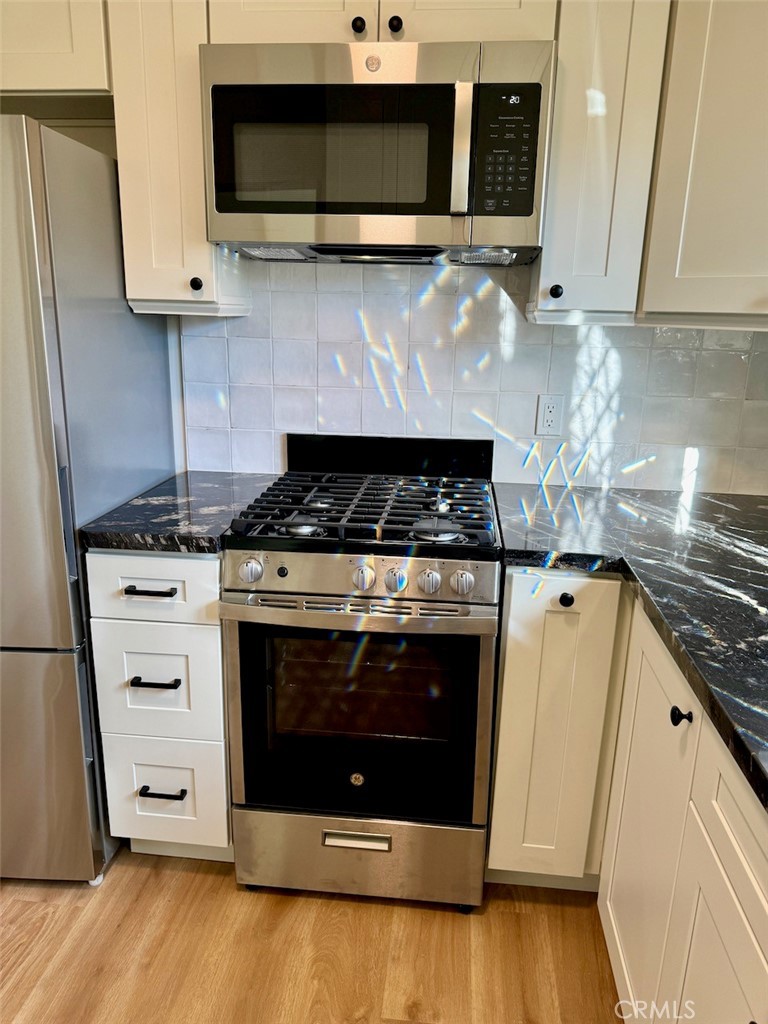 1160 Glenneyre Street