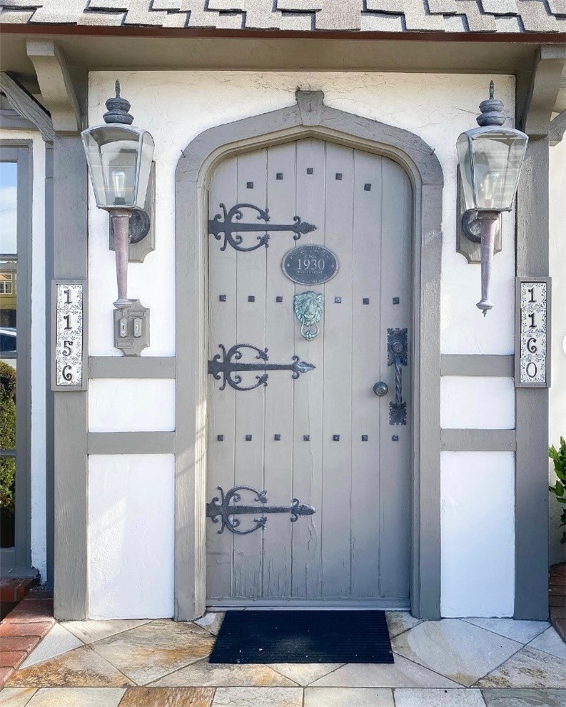 1160 Glenneyre Street