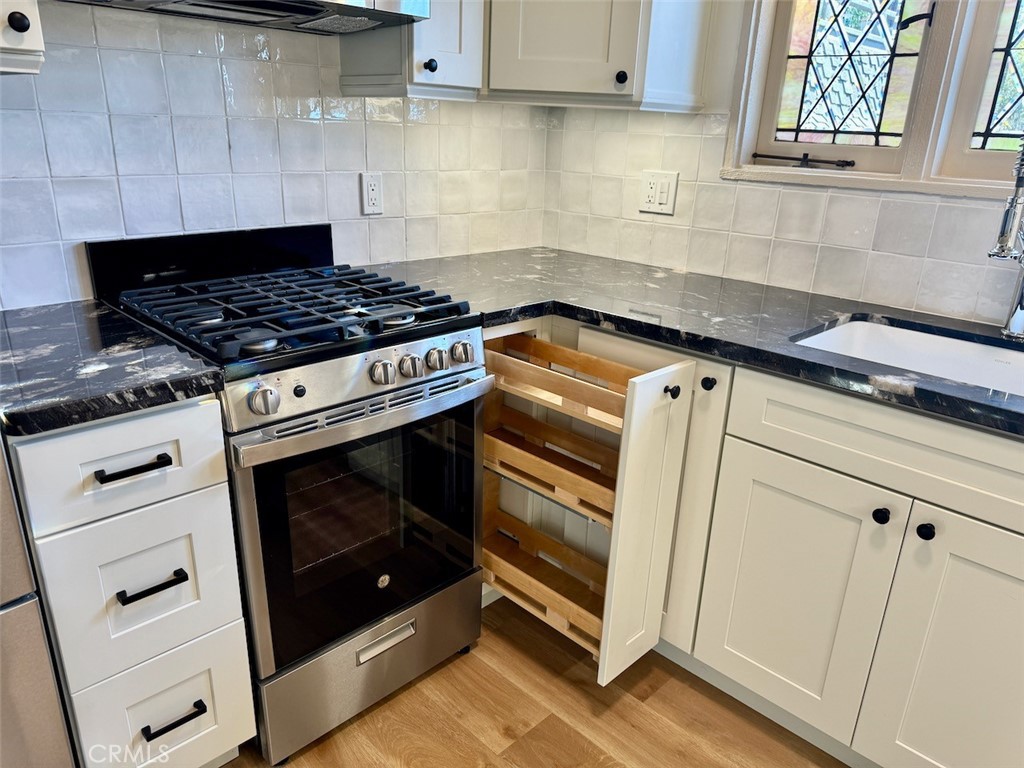 1160 Glenneyre Street