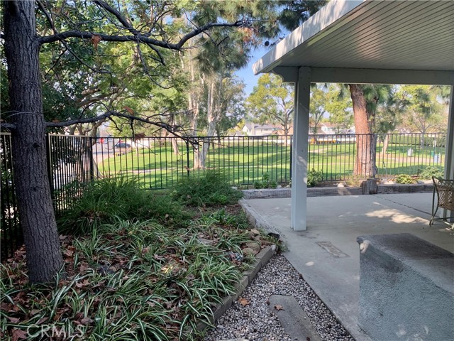 23211 Meadowbrook CIR