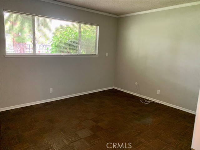23211 Meadowbrook CIR