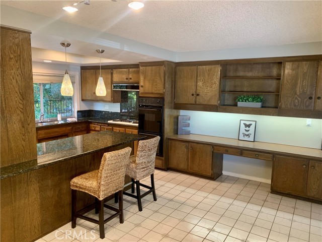 23211 Meadowbrook CIR