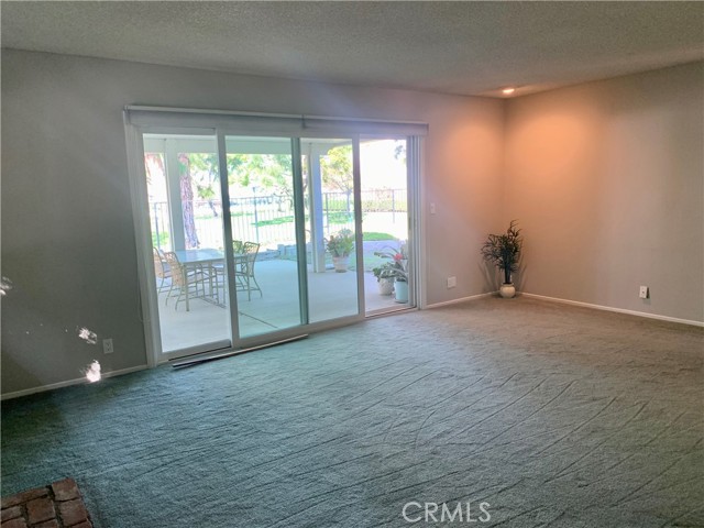 23211 Meadowbrook CIR