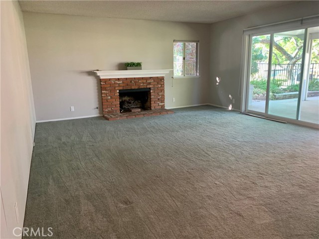 23211 Meadowbrook CIR