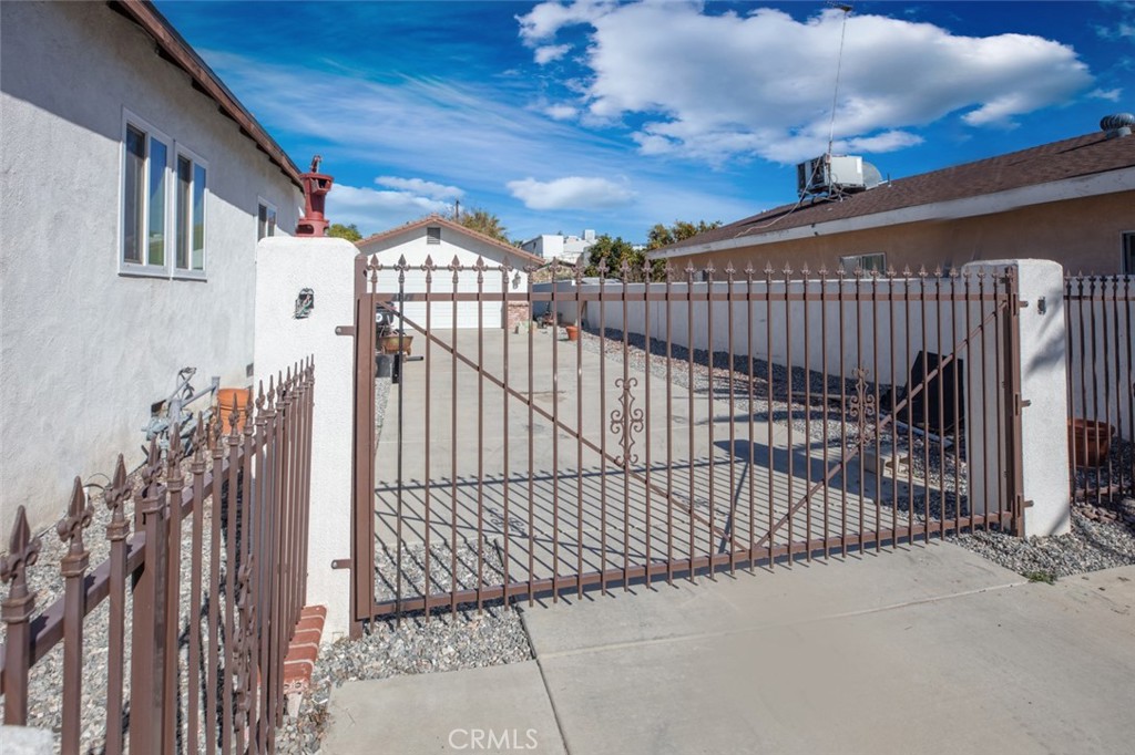 1164 Spruce Street