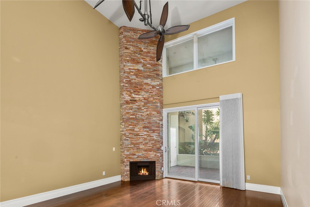 200 Pacific Coast Highway 111